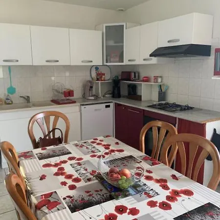 Les Vautours Apartment *